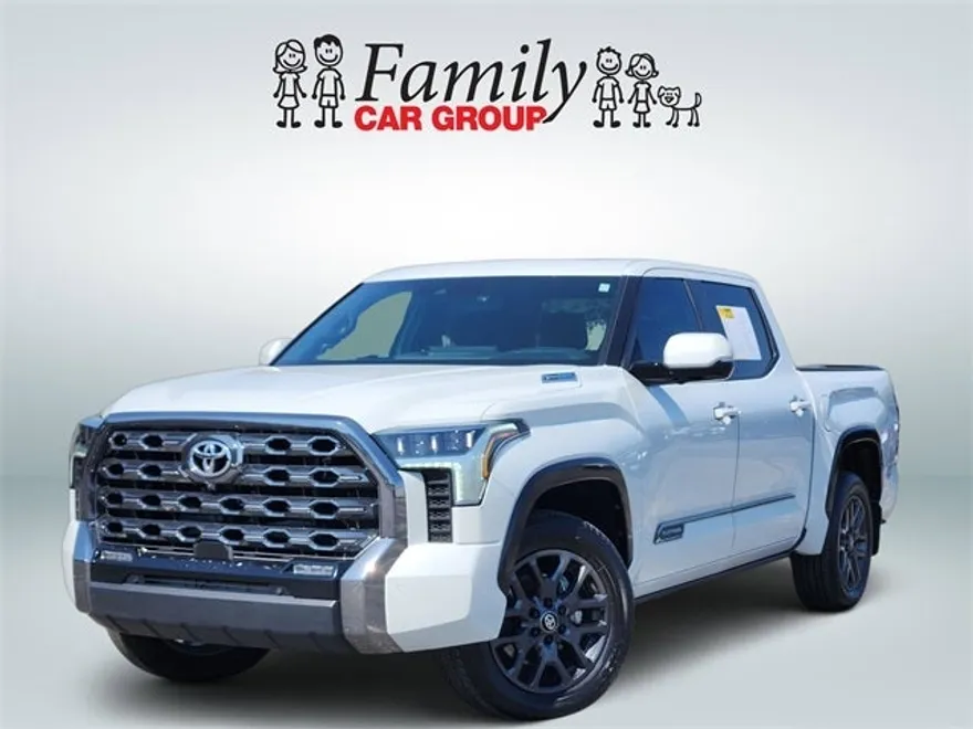 2025 Toyota Tundra Platinum photo 1