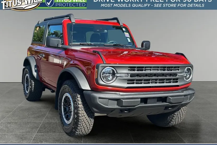 2023 Ford Bronco Base photo 1