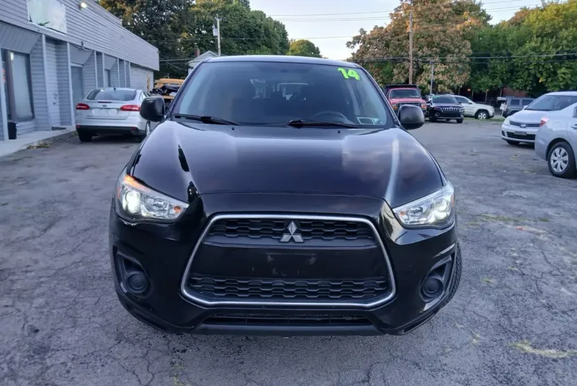 2014 Mitsubishi Outlander Sport ES SE photo 1