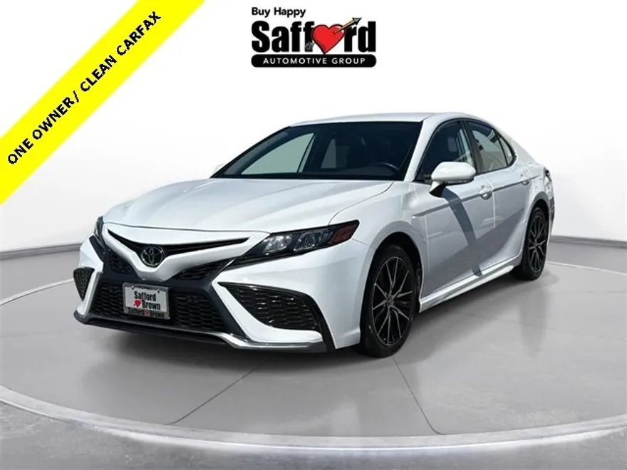 2024 Toyota Camry SE photo 1