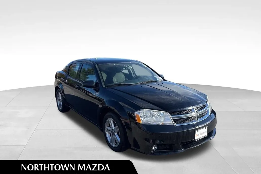 2013 Dodge Avenger SXT photo 1