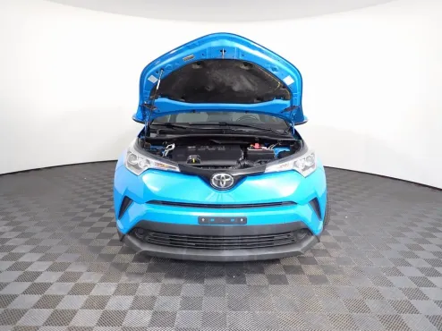 2019 Toyota C-HR XLE photo 4