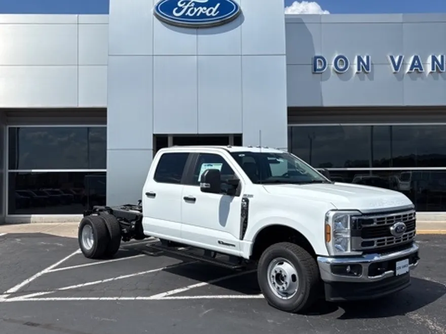 2026 Ford F-350 XL photo 1