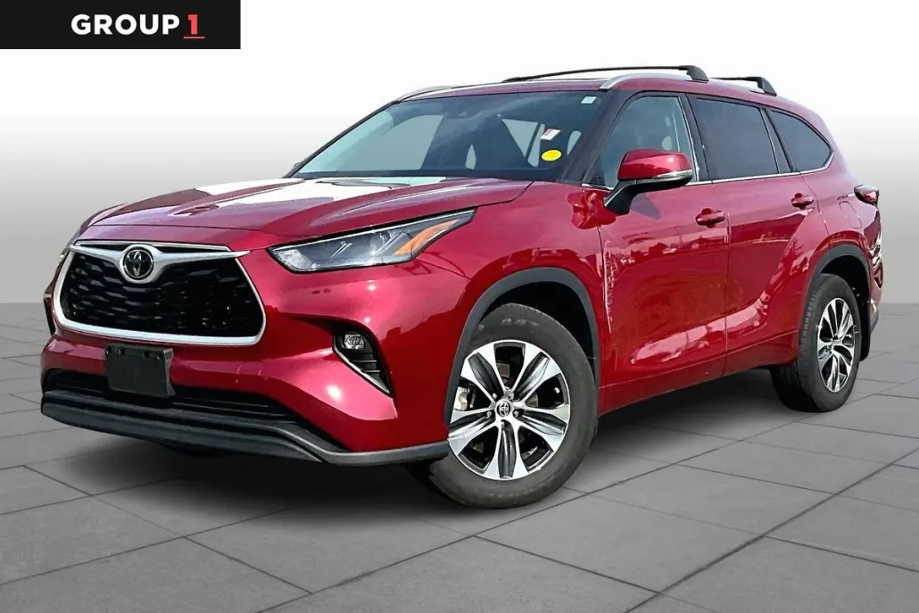 2022 Toyota Highlander XLE photo 1