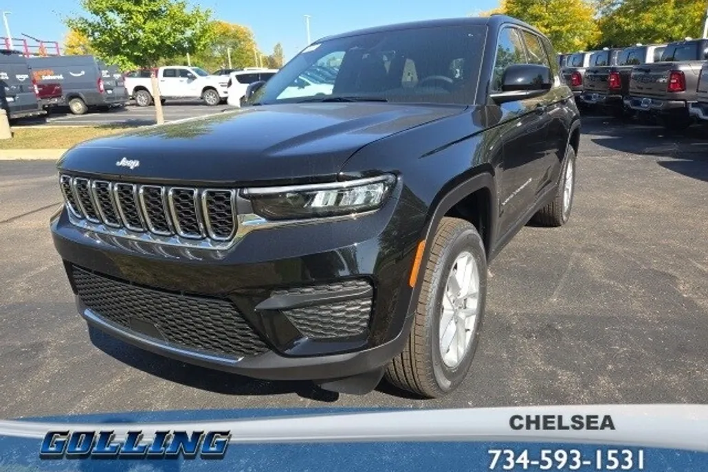 2025 Jeep Grand Cherokee Laredo photo 1