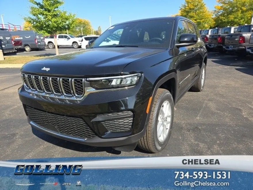 2025 Jeep Grand Cherokee Laredo photo 1