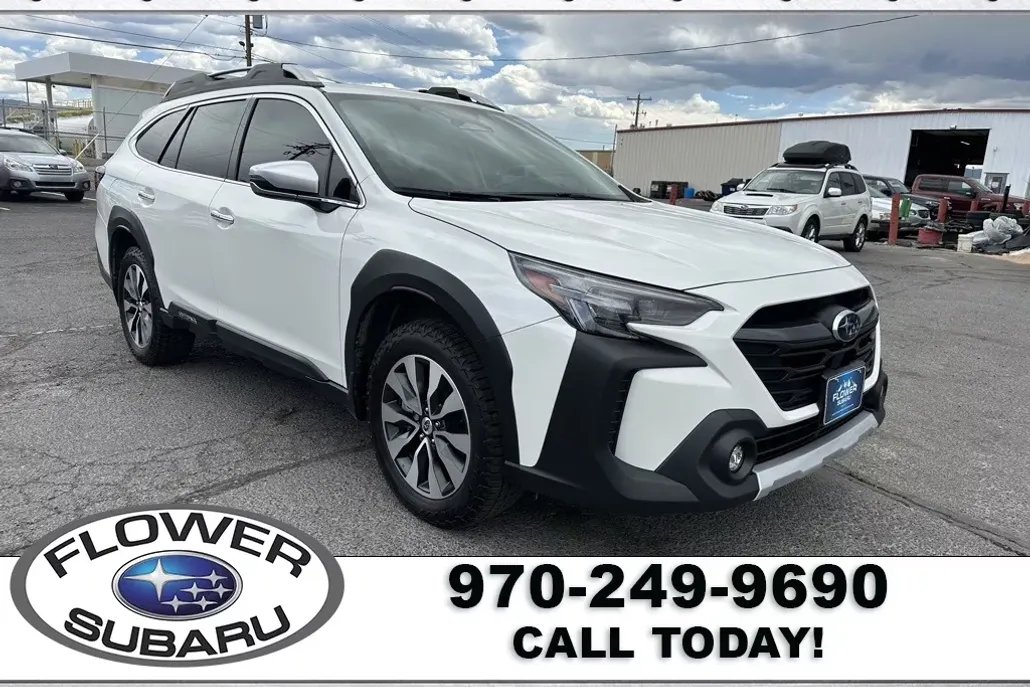 2023 Subaru Outback Touring XT photo 1