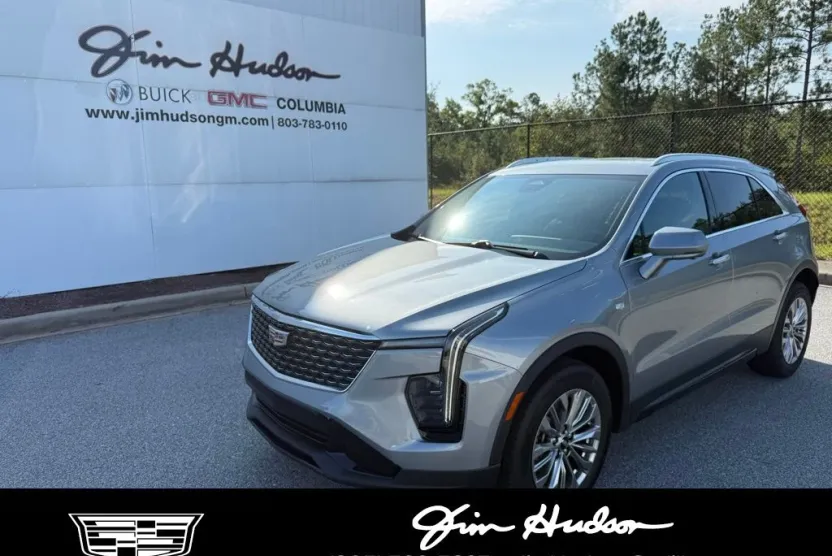 2025 Cadillac XT4 Premium Luxury photo 1