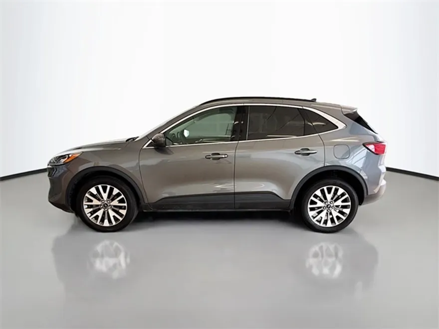 2022 Ford Escape Hybrid Titanium photo 1
