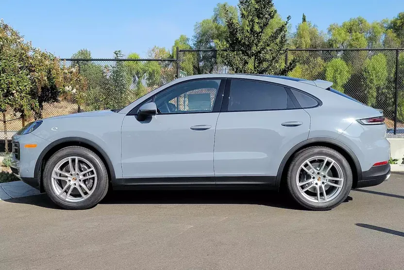 2026 Porsche Cayenne Coupe photo 1