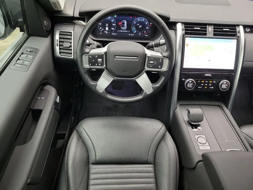 2021 Land Rover Discovery P300 S photo 1