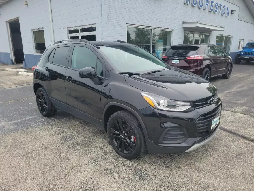 2021 Chevrolet Trax LT photo 1