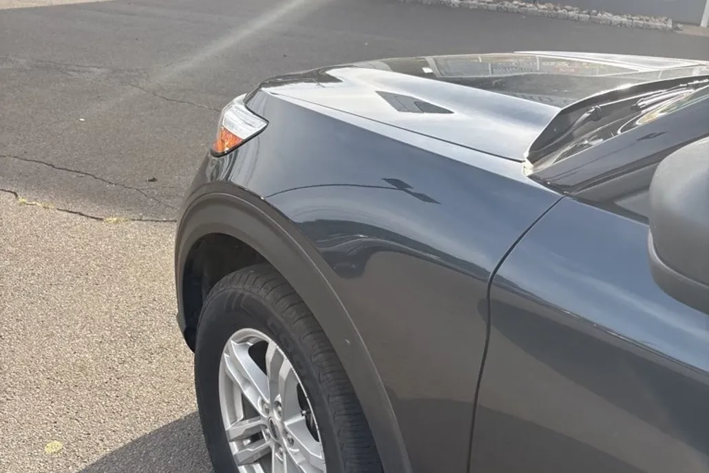 2022 Ford Explorer XLT photo 1