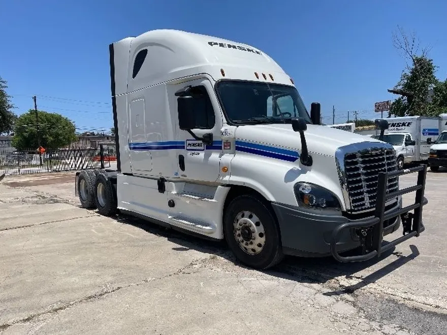 2020 Freightliner Cascadia 125" Sleeper Cab photo 1