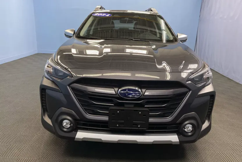 2024 Subaru Outback Touring photo 1