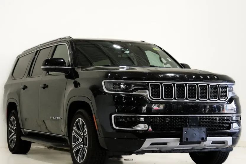 2023 Jeep Wagoneer L Series II photo 1