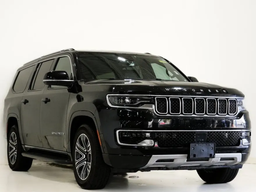2023 Jeep Wagoneer L Series II photo 1