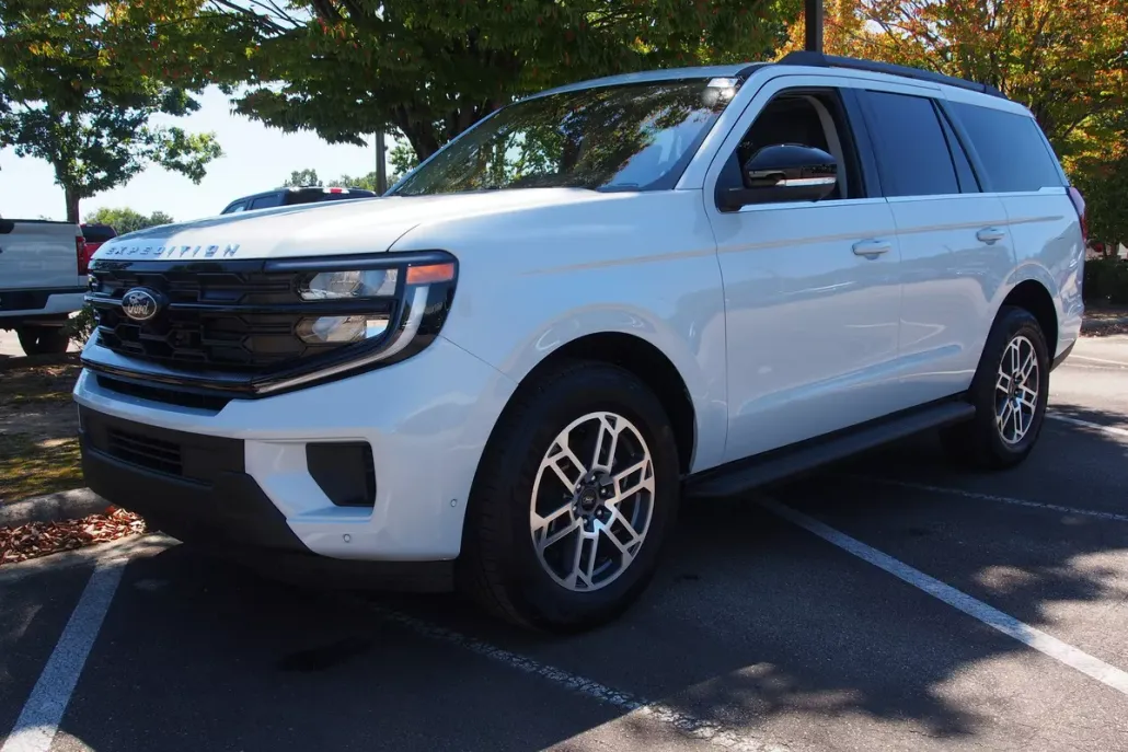 2025 Ford Expedition photo 1