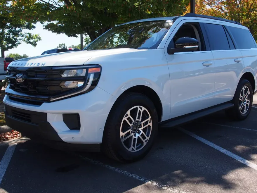 2025 Ford Expedition photo 1