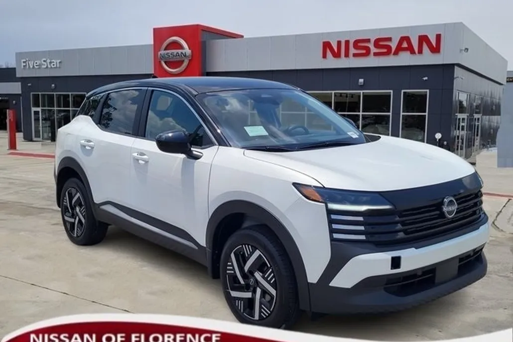 2025 Nissan Kicks SV photo 1