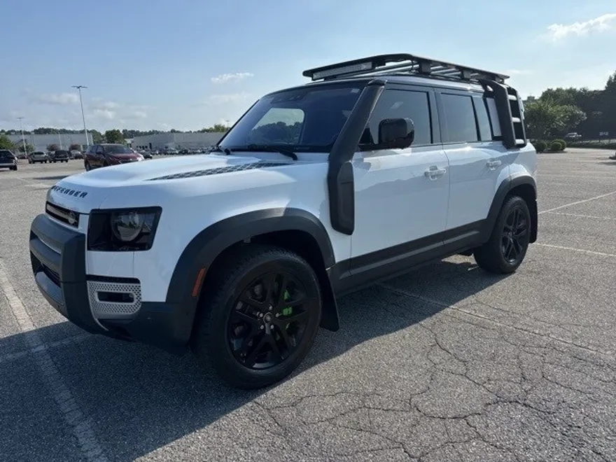 2021 Land Rover Defender 110 SE photo 1