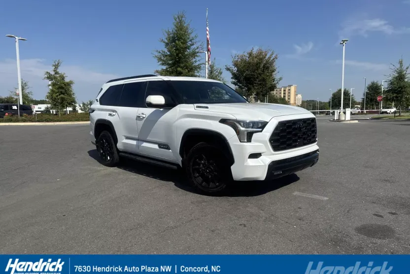 2025 Toyota Sequoia Platinum photo 1