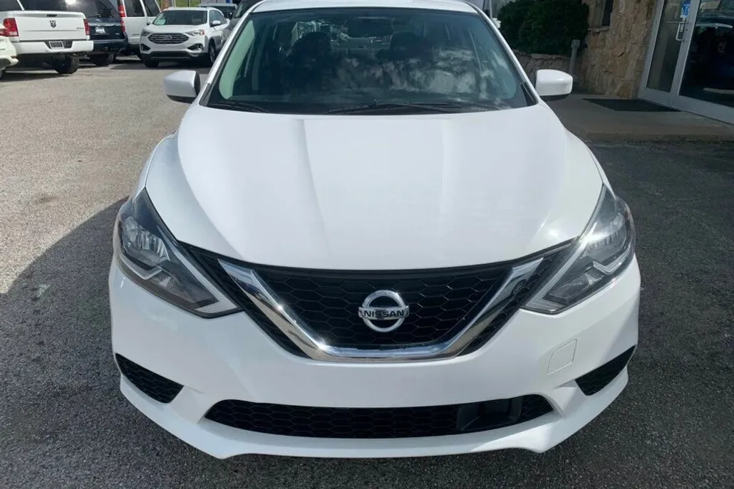 2019 Nissan Sentra SV photo 1