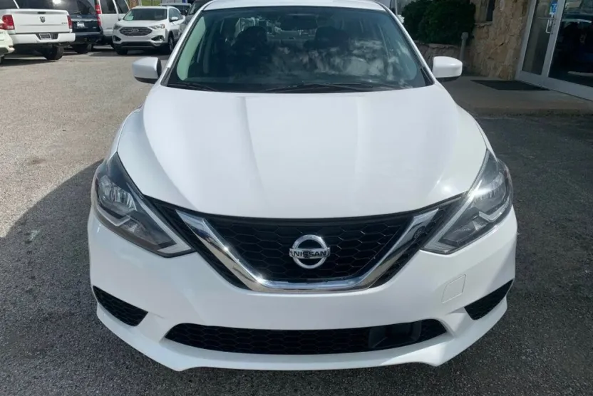 2019 Nissan Sentra SV photo 1