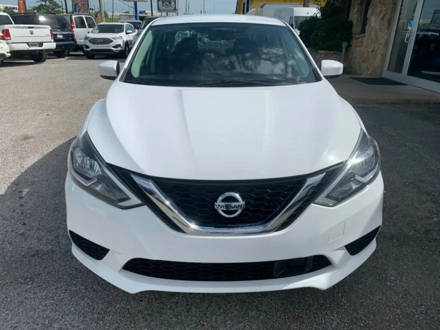 2019 Nissan Sentra SV photo 1