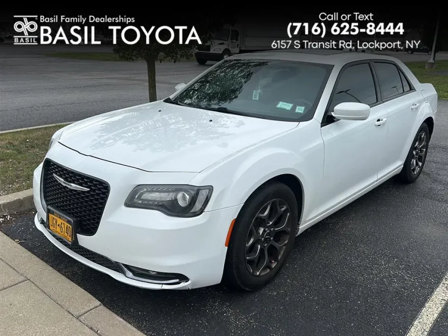 2015 Chrysler 300 S photo 1