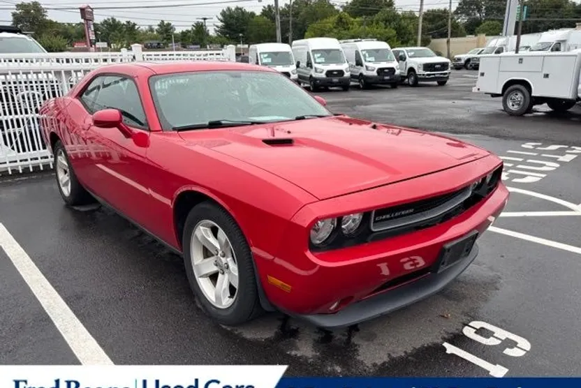 2012 Dodge Challenger SXT photo 1