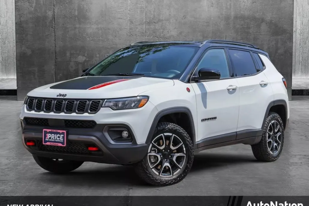 2024 Jeep Compass Trailhawk photo 1