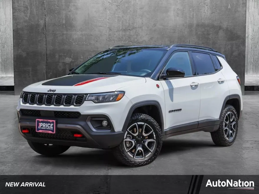 2024 Jeep Compass Trailhawk photo 1