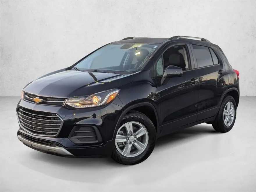 2022 Chevrolet Trax LT photo 1