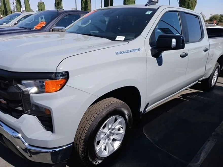 2024 Chevrolet Silverado 1500 photo 1