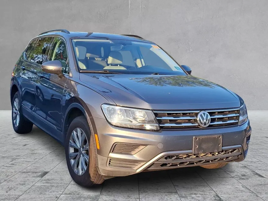 2018 Volkswagen Tiguan SEL photo 1