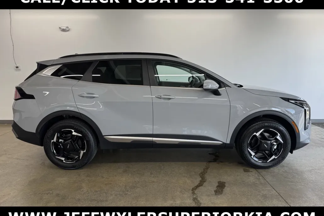 2026 Kia Sportage EX photo 1