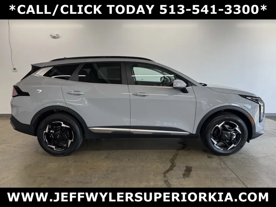 2026 Kia Sportage EX photo 1