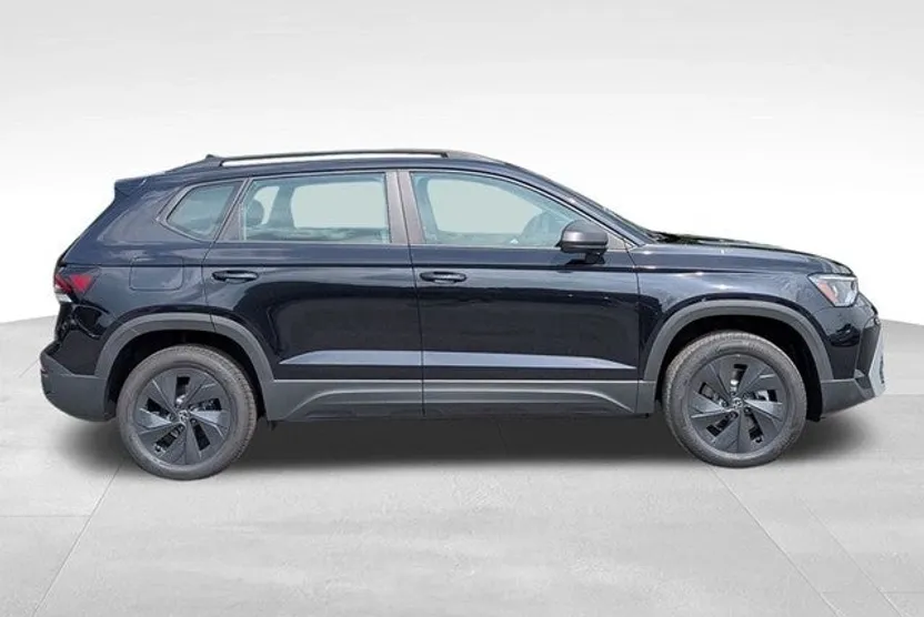 2025 Volkswagen Taos S photo 1