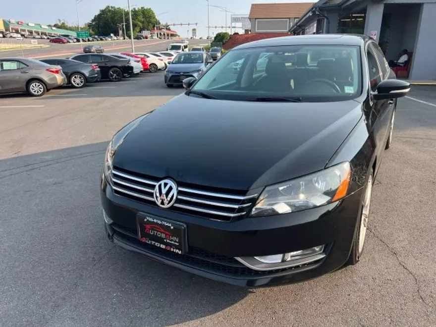 2015 Volkswagen Passat SE photo 1