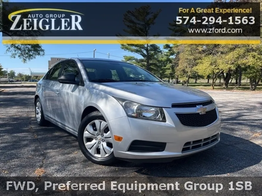 2013 Chevrolet Cruze LS photo 1
