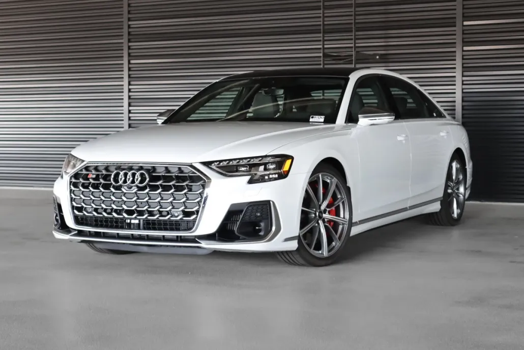 2025 Audi S8 4.0T photo 1