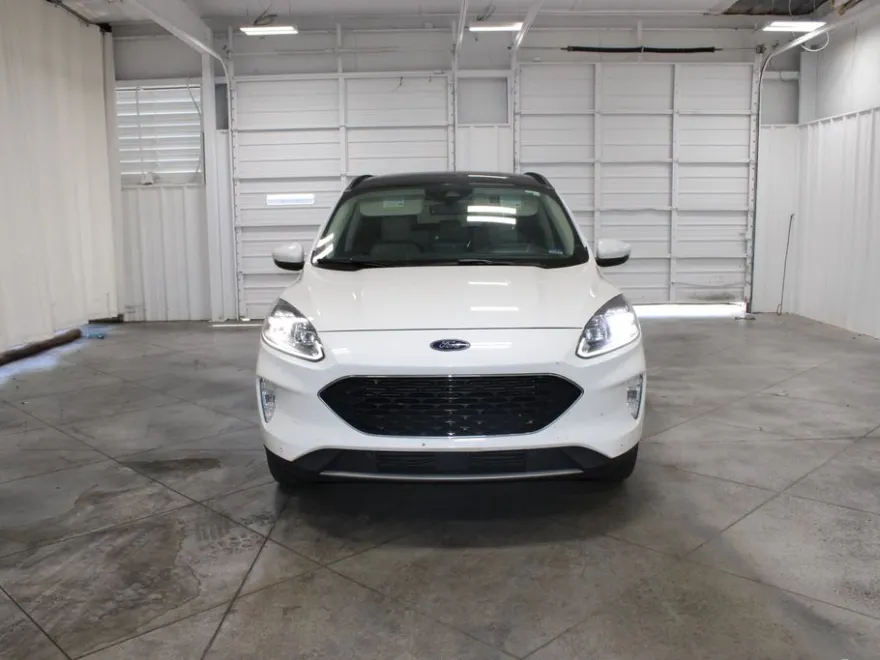 2020 Ford Escape Titanium Hybrid photo 1