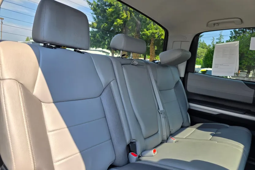 2018 Toyota Tundra SR5 photo 1