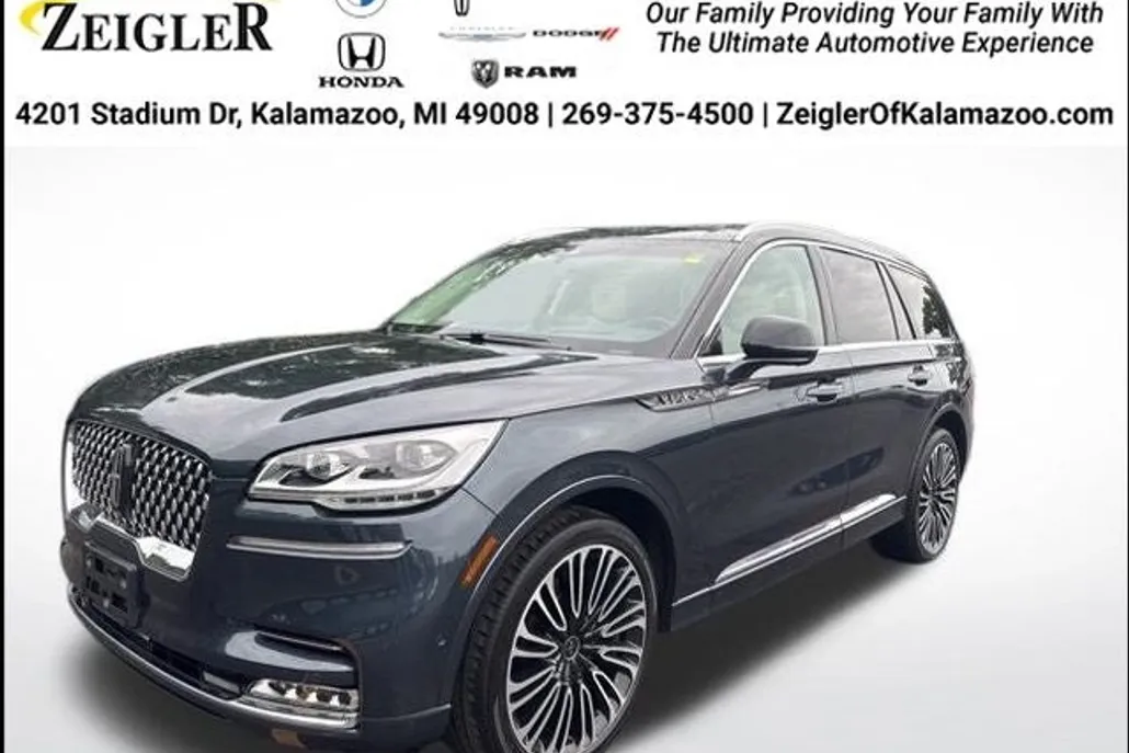 2023 Lincoln Aviator Black Label photo 1
