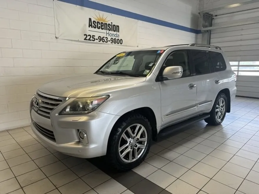 2013 Lexus LX 570 photo 1