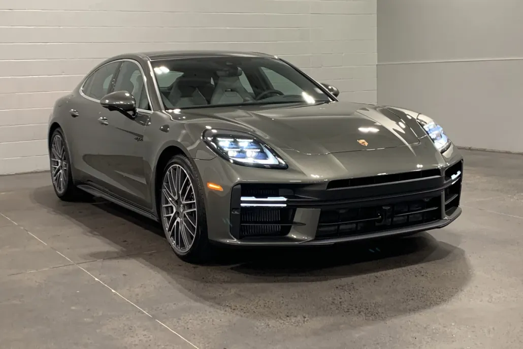 2026 Porsche Panamera 4 E-Hybrid photo 1