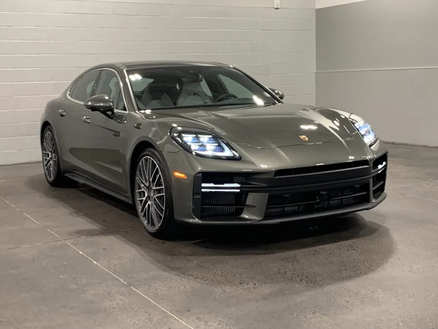 2026 Porsche Panamera 4 E-Hybrid photo 1