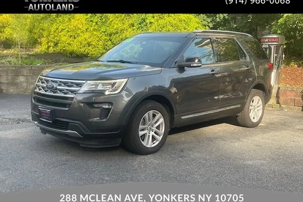 2018 Ford Explorer XLT photo 1