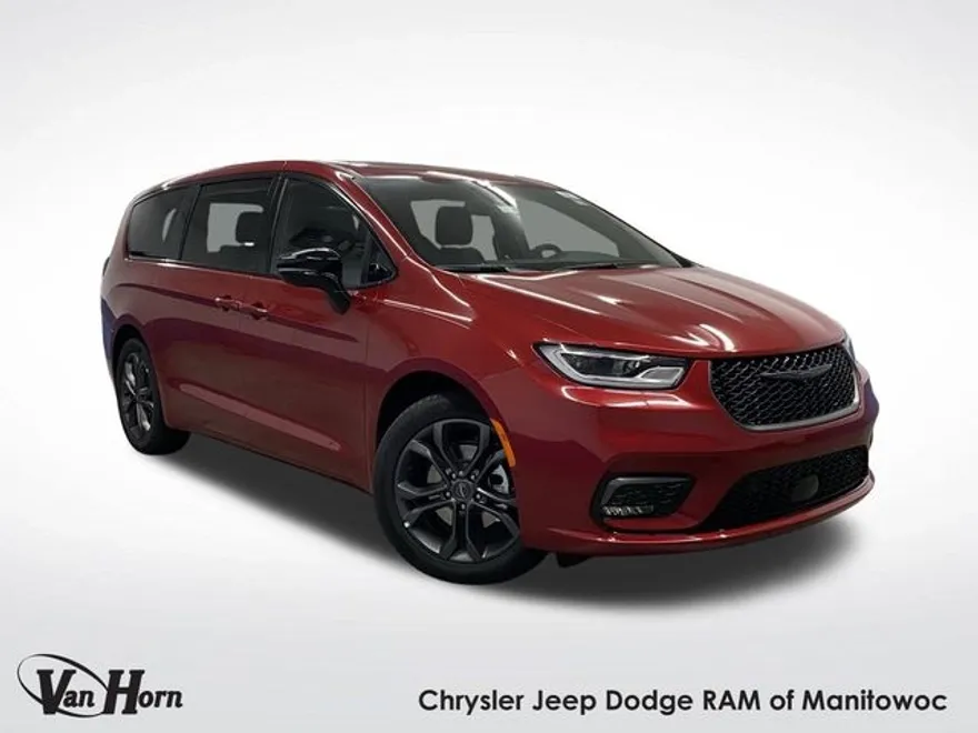2026 Chrysler Pacifica photo 1